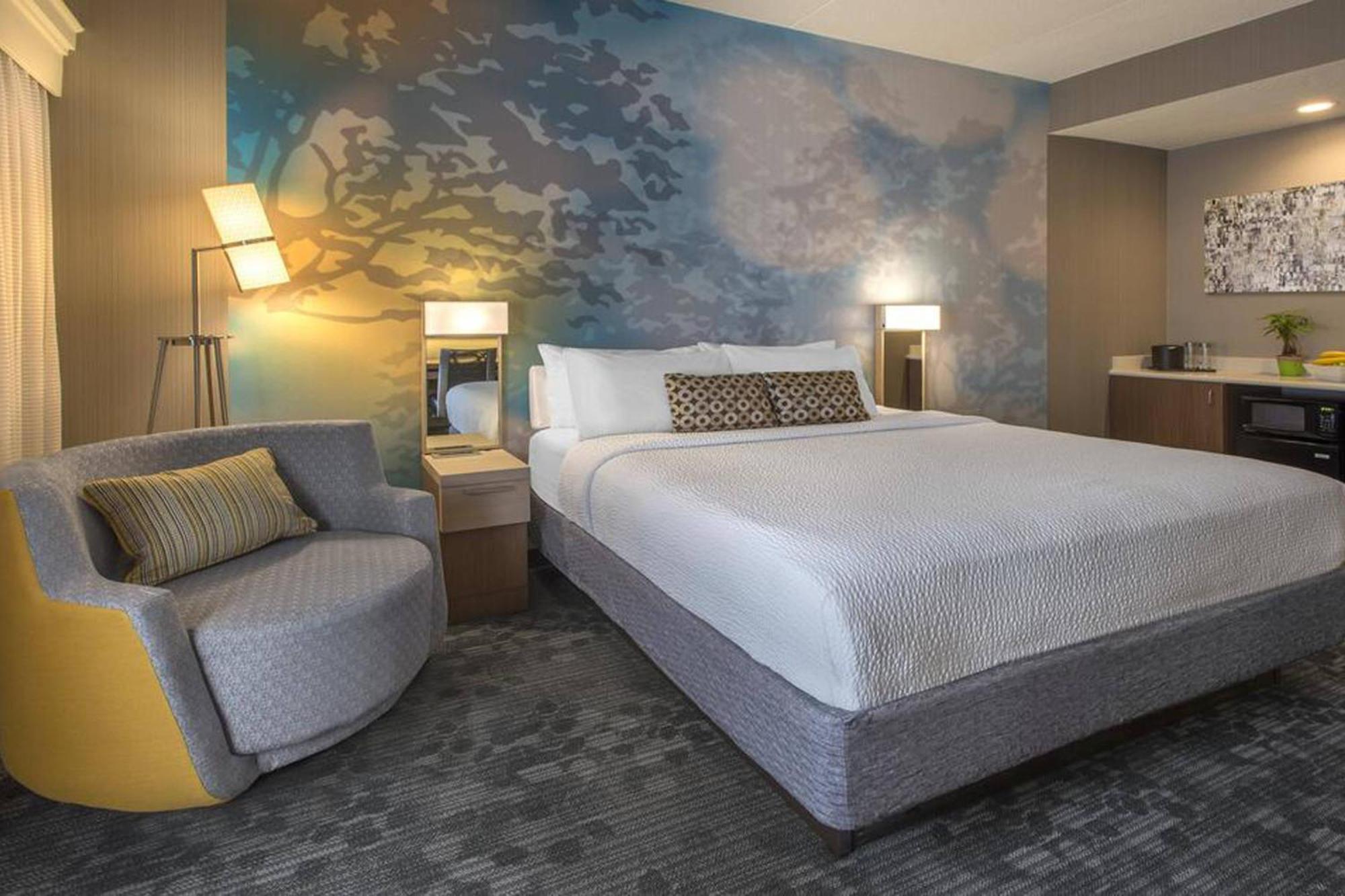 Courtyard By Marriott Cleveland Уэстлейк Экстерьер фото