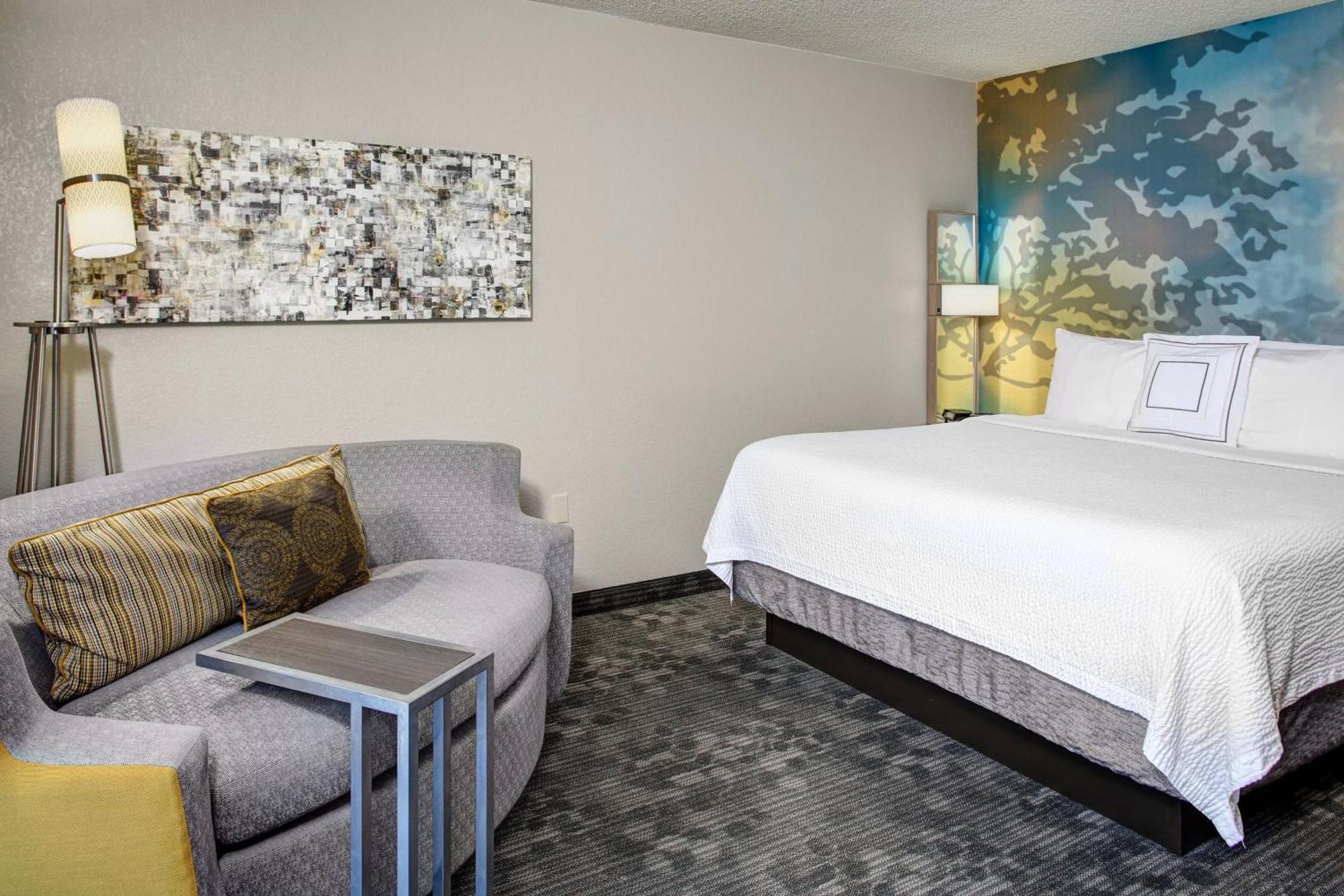 Courtyard By Marriott Cleveland Уэстлейк Экстерьер фото